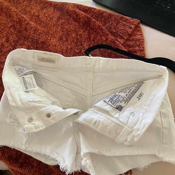 Levi’s 501 Shorts - White - 26 - Picture 8 of 8
